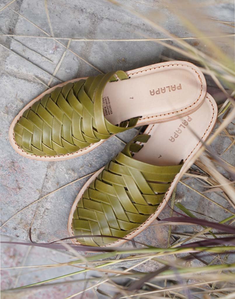 2 | Palapa Sandals: Comala, The Mule. This luxury leather sandal  is handmade in a female-lead ethical workshop. Summer and Vacation Must Haves. | Palapa